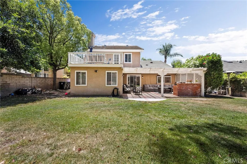 27184 Highlands Lane Valencia, CA 91354
