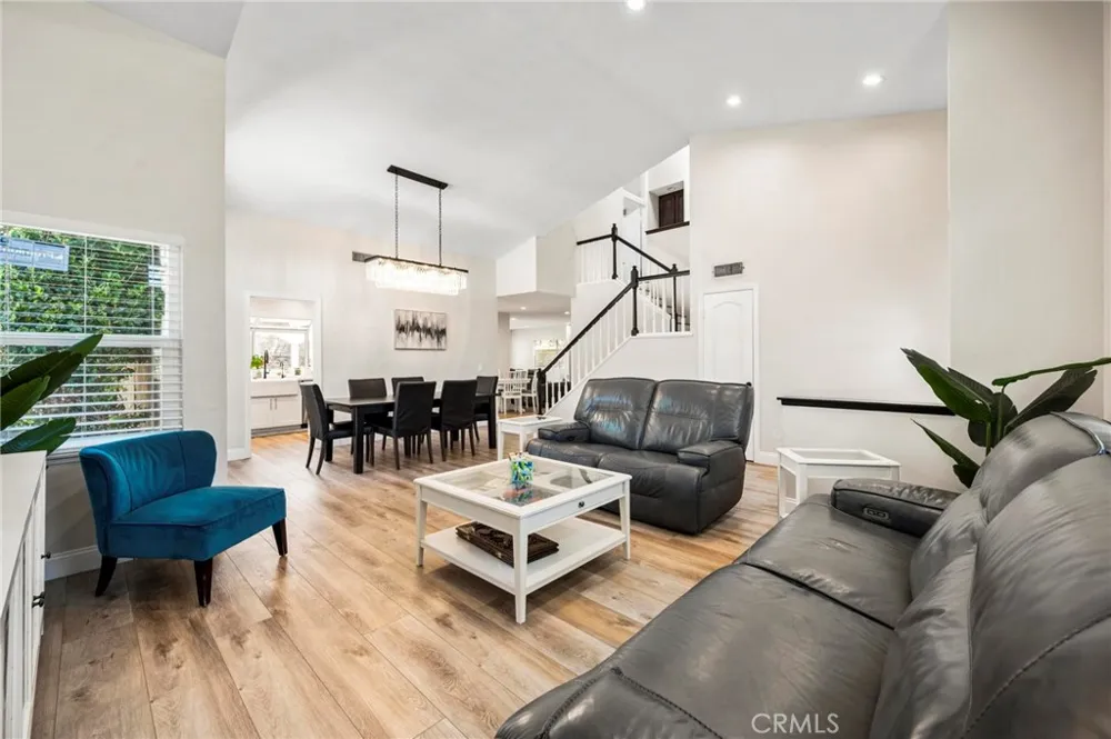 27184 Highlands Lane Valencia, CA 91354