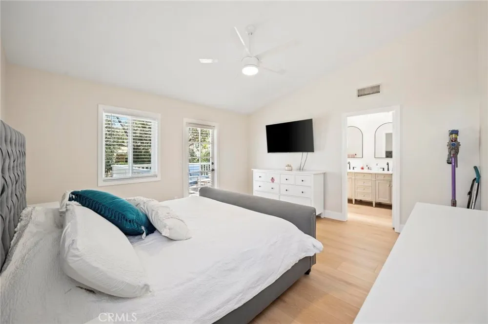 27184 Highlands Lane Valencia, CA 91354
