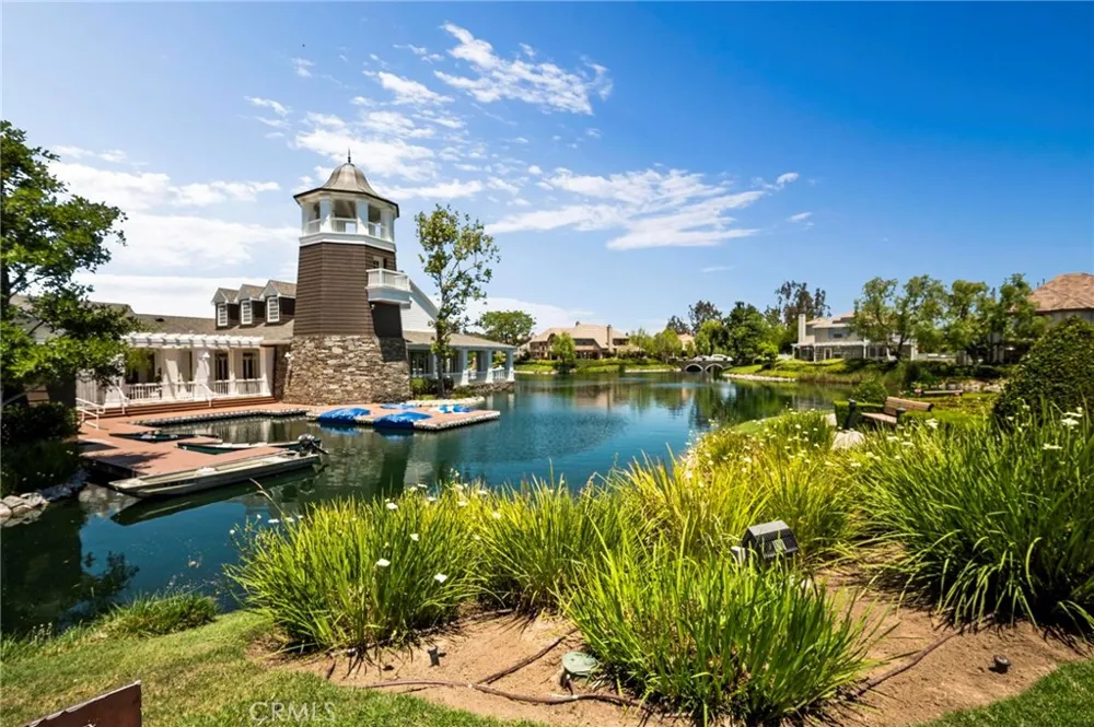 27184 Highlands Lane Valencia, CA 91354
