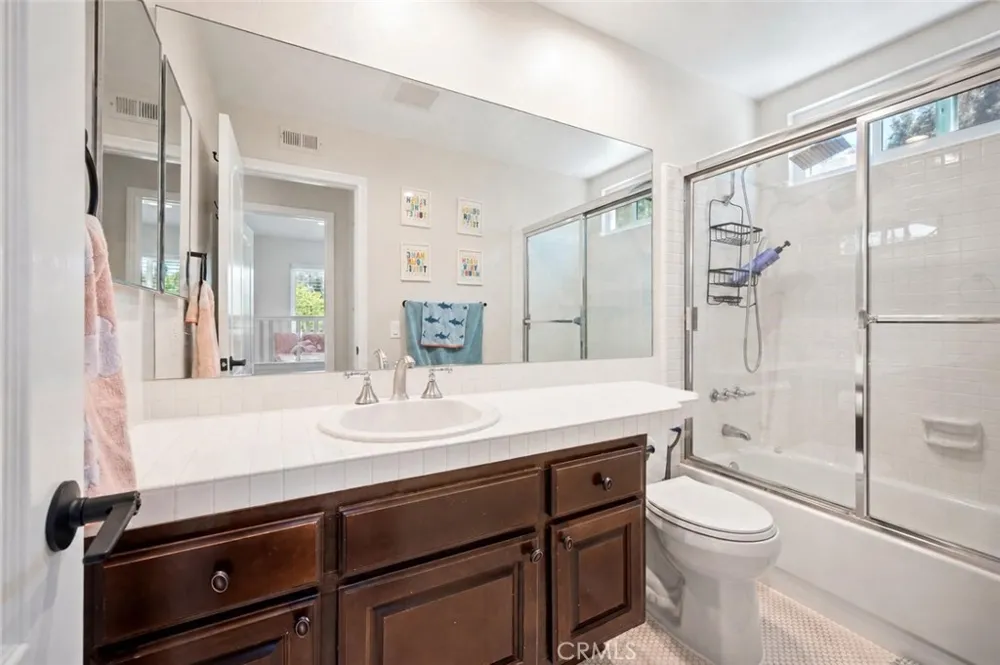 27184 Highlands Lane Valencia, CA 91354