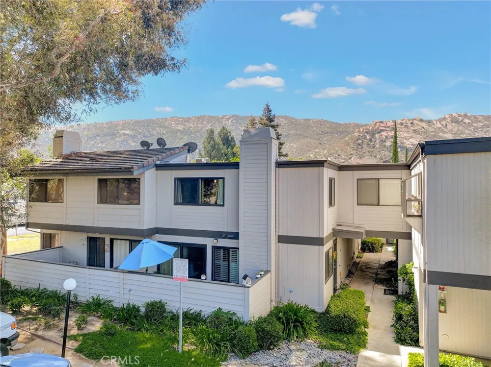 6543 Stoney View #4 Simi Valley, CA 93063