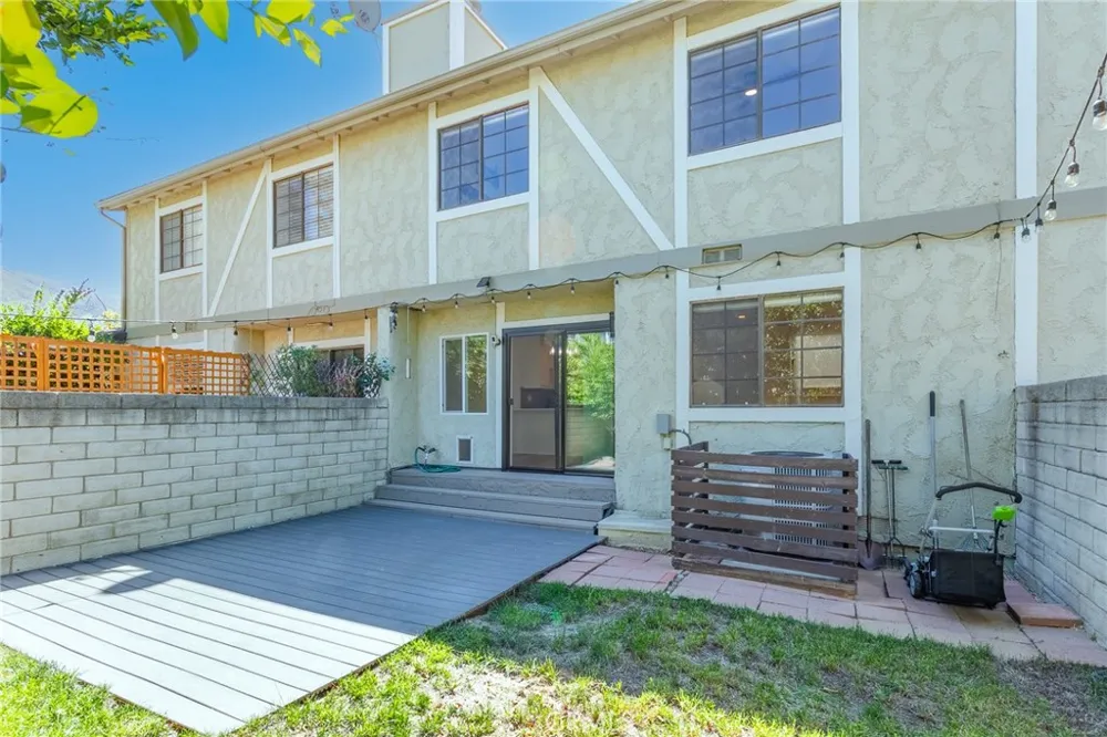 29725 Windsong Agoura Hills, CA 91301