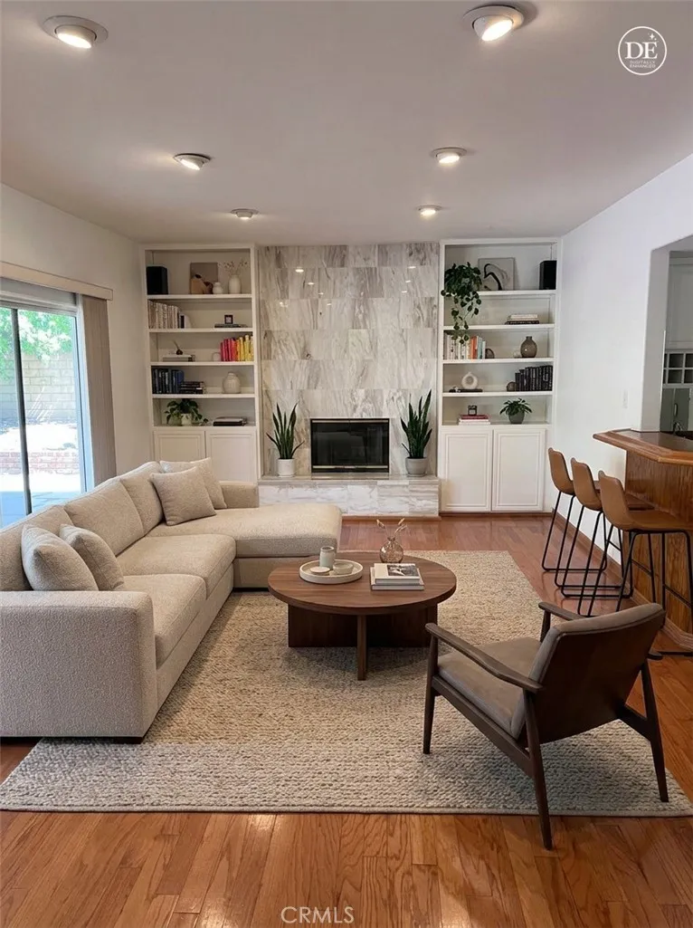 10209 Oakdale Chatsworth, CA 91311