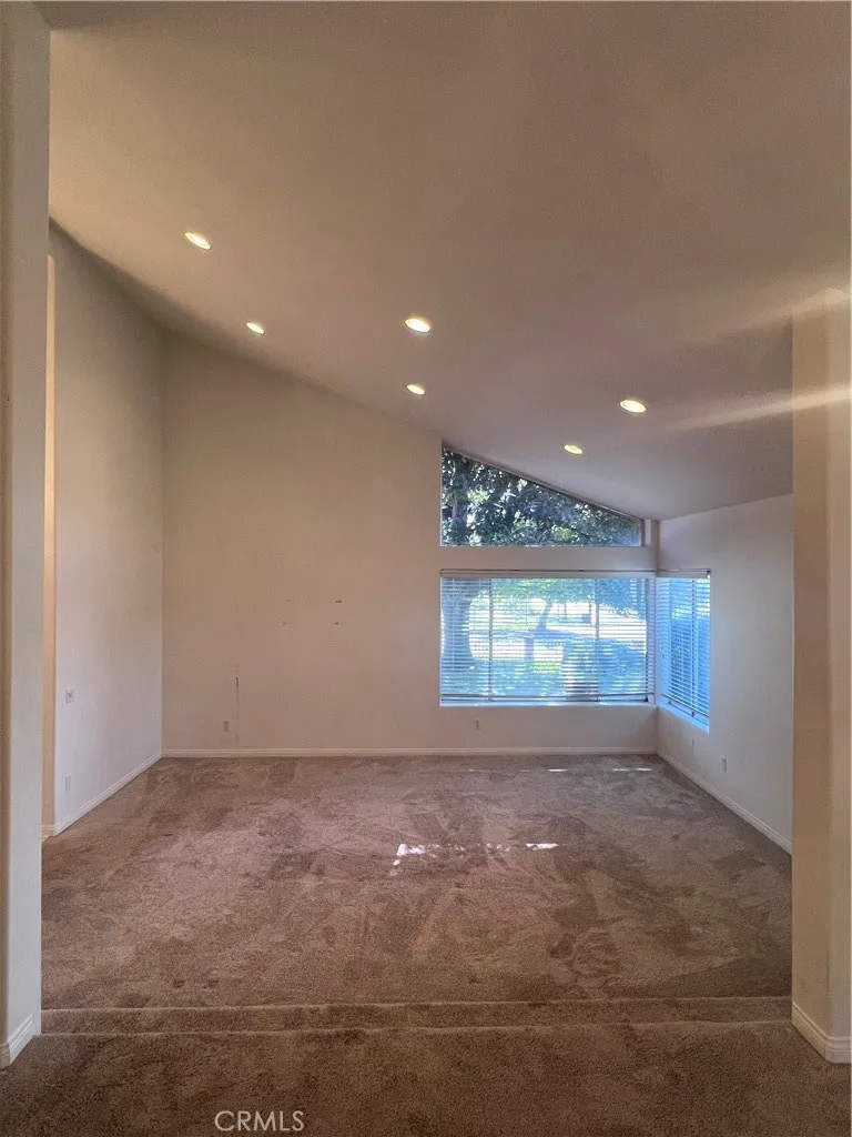 10209 Oakdale Chatsworth, CA 91311