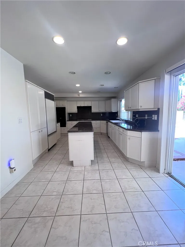 10209 Oakdale Chatsworth, CA 91311