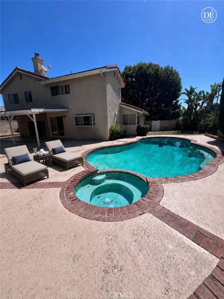 10209 Oakdale Chatsworth, CA 91311