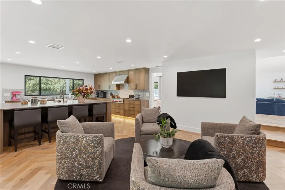 4425 Park Alisal Calabasas, CA 91302