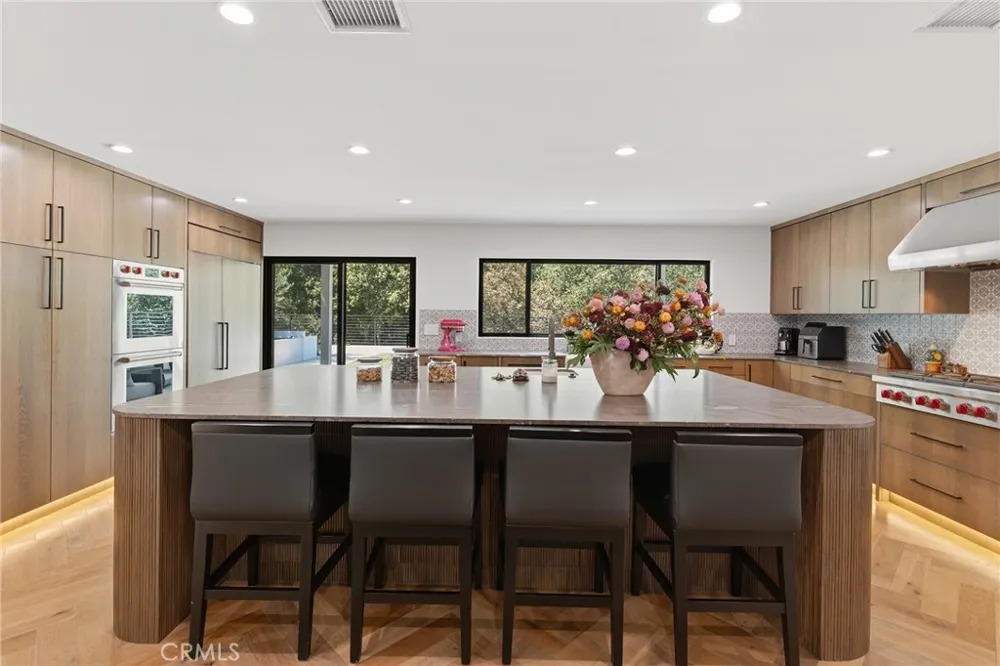 4425 Park Alisal Calabasas, CA 91302