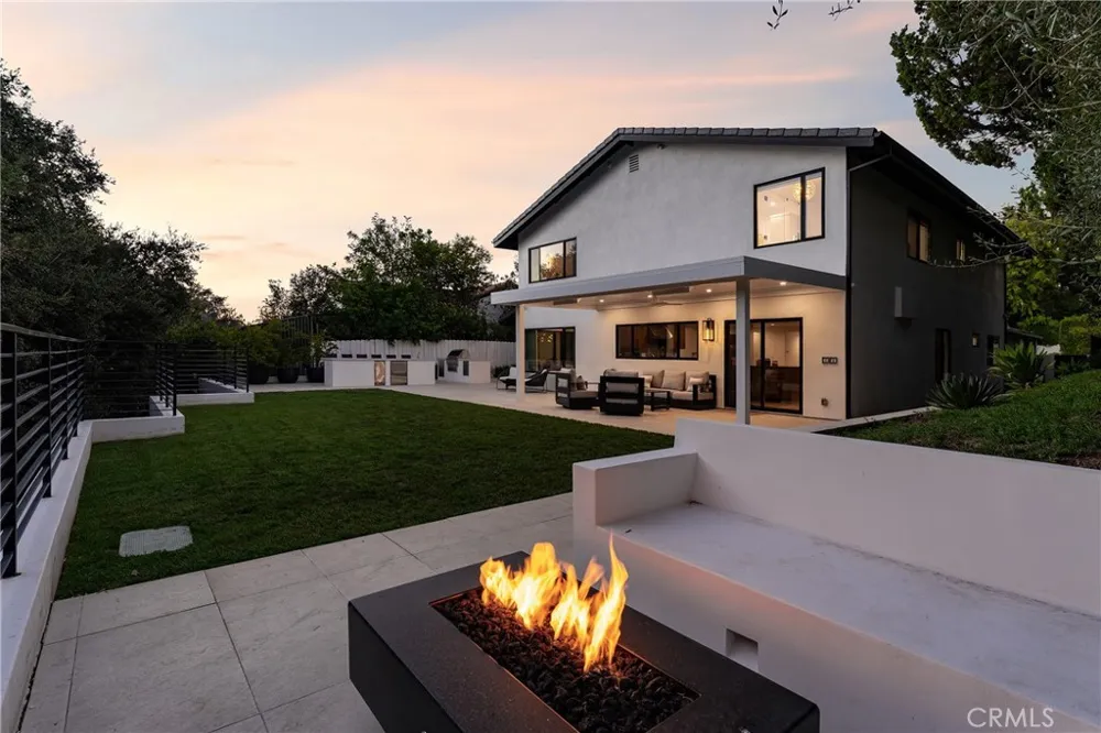 4425 Park Alisal Calabasas, CA 91302