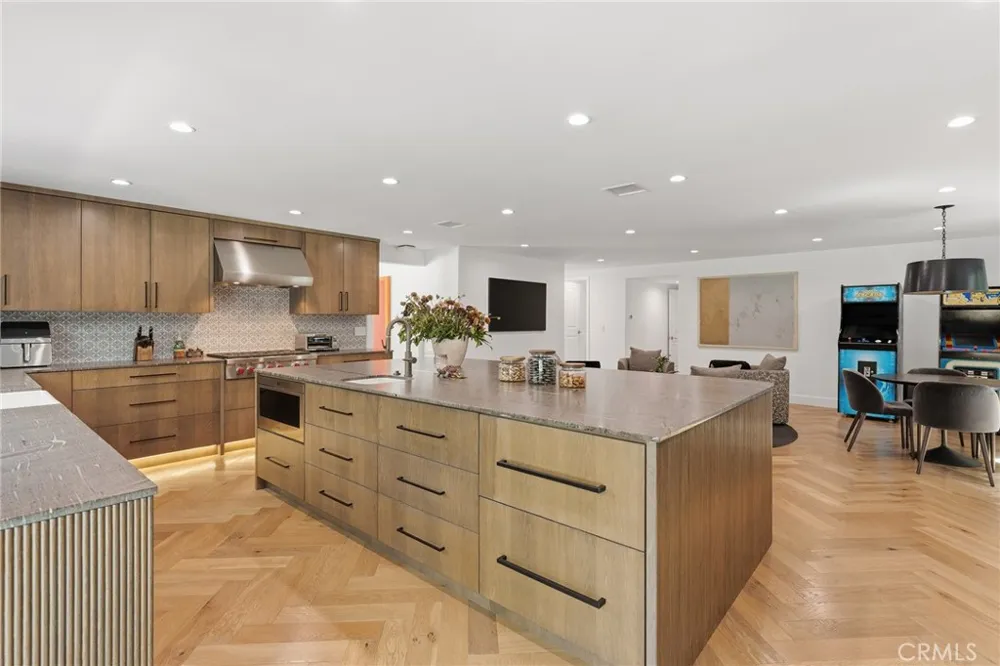 4425 Park Alisal Calabasas, CA 91302