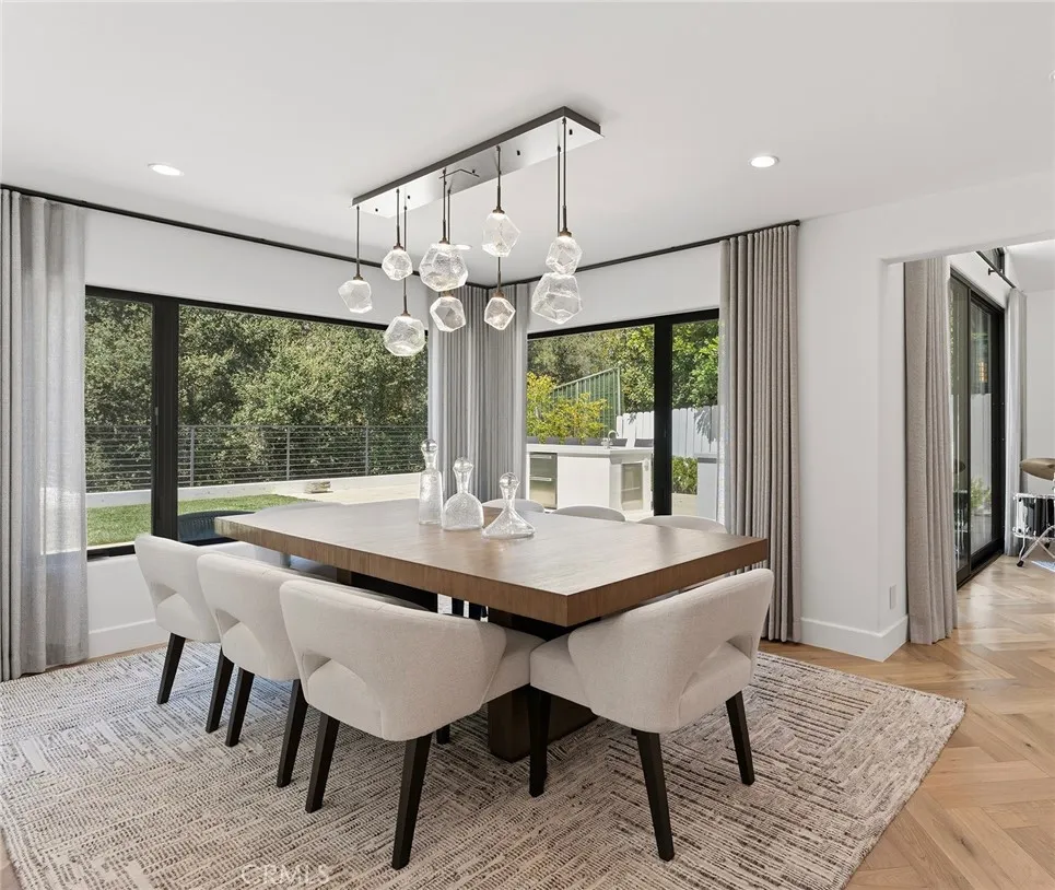 4425 Park Alisal Calabasas, CA 91302