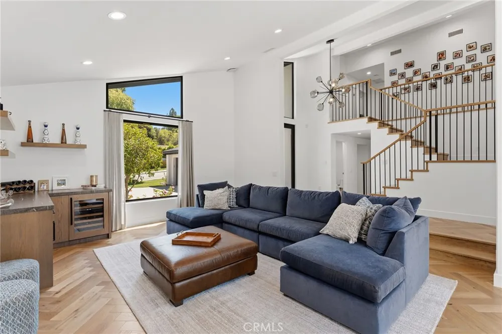 4425 Park Alisal Calabasas, CA 91302