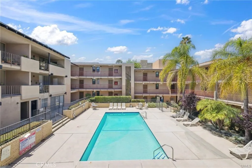 17000 Burbank Boulevard #110 Encino, CA 91316