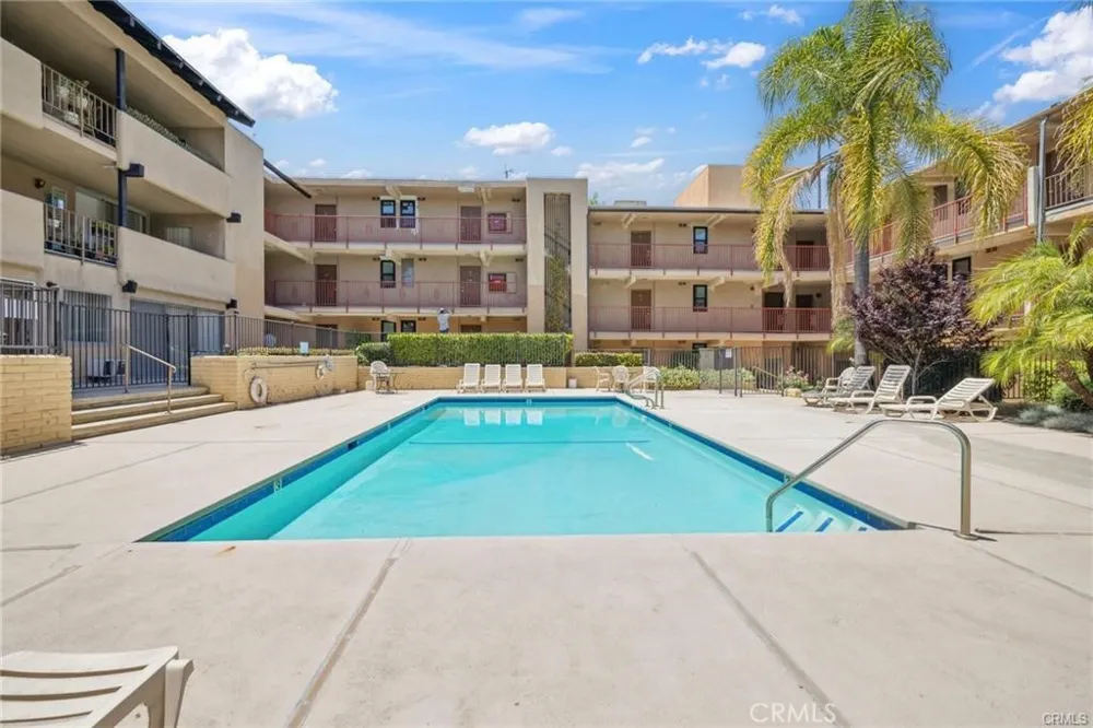 17000 Burbank Boulevard #110 Encino, CA 91316