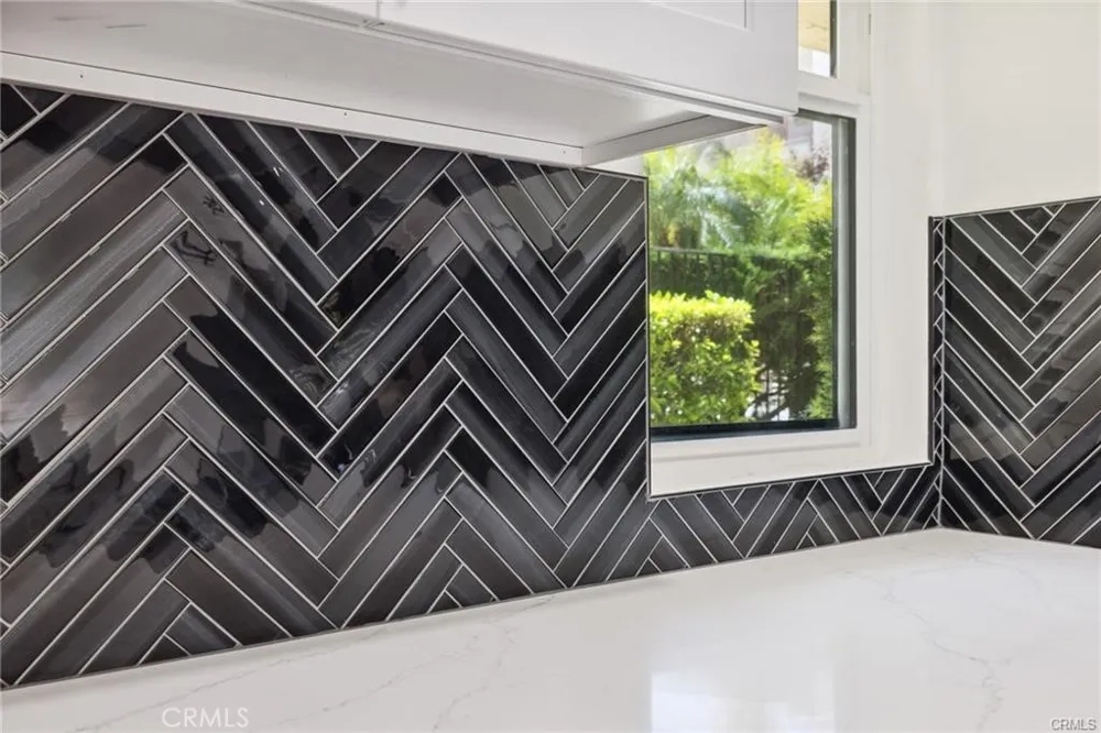 17000 Burbank Boulevard #110 Encino, CA 91316