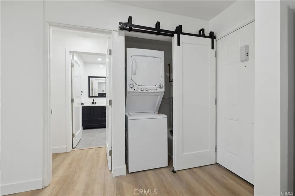 17000 Burbank Boulevard #110 Encino, CA 91316