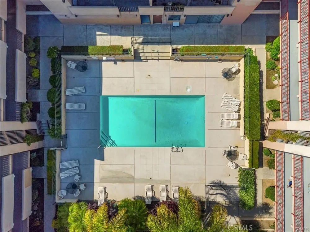 17000 Burbank Boulevard #110 Encino, CA 91316
