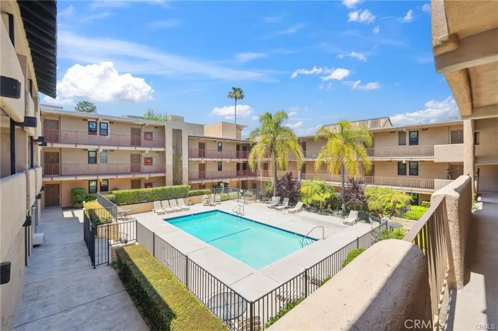 17000 Burbank Boulevard #110 Encino, CA 91316