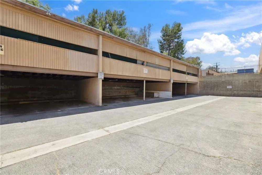 17000 Burbank Boulevard #110 Encino, CA 91316