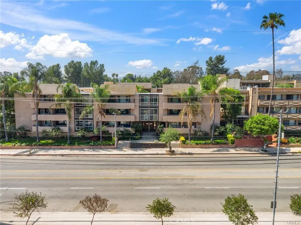 17000 Burbank Boulevard #110 Encino, CA 91316