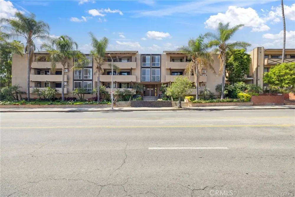17000 Burbank Boulevard #110 Encino, CA 91316