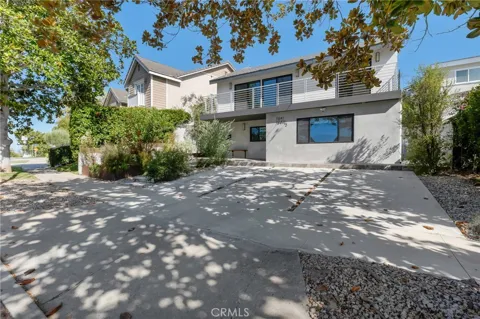 7841 W 83rd