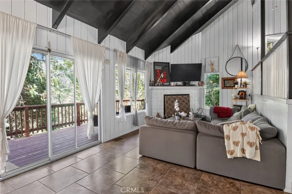 338 Mittry Lane Lake Arrowhead, CA 92352