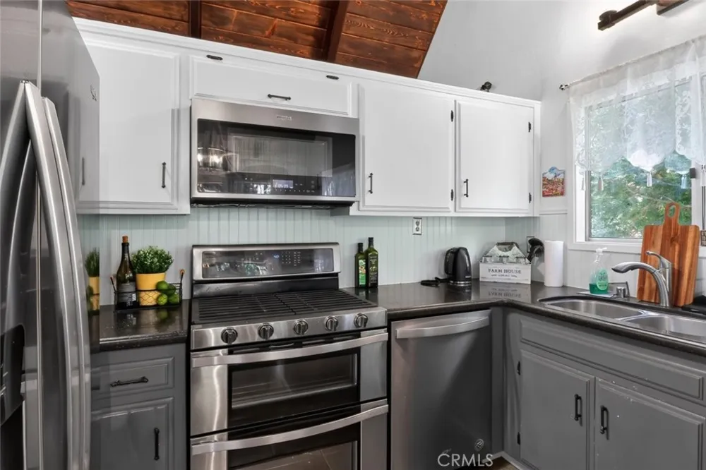 338 Mittry Lane Lake Arrowhead, CA 92352