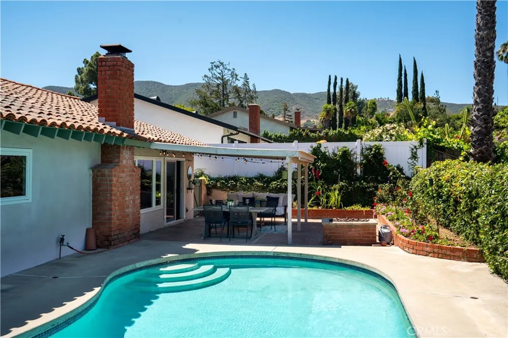 33 Madrid Newbury Park, CA 91320