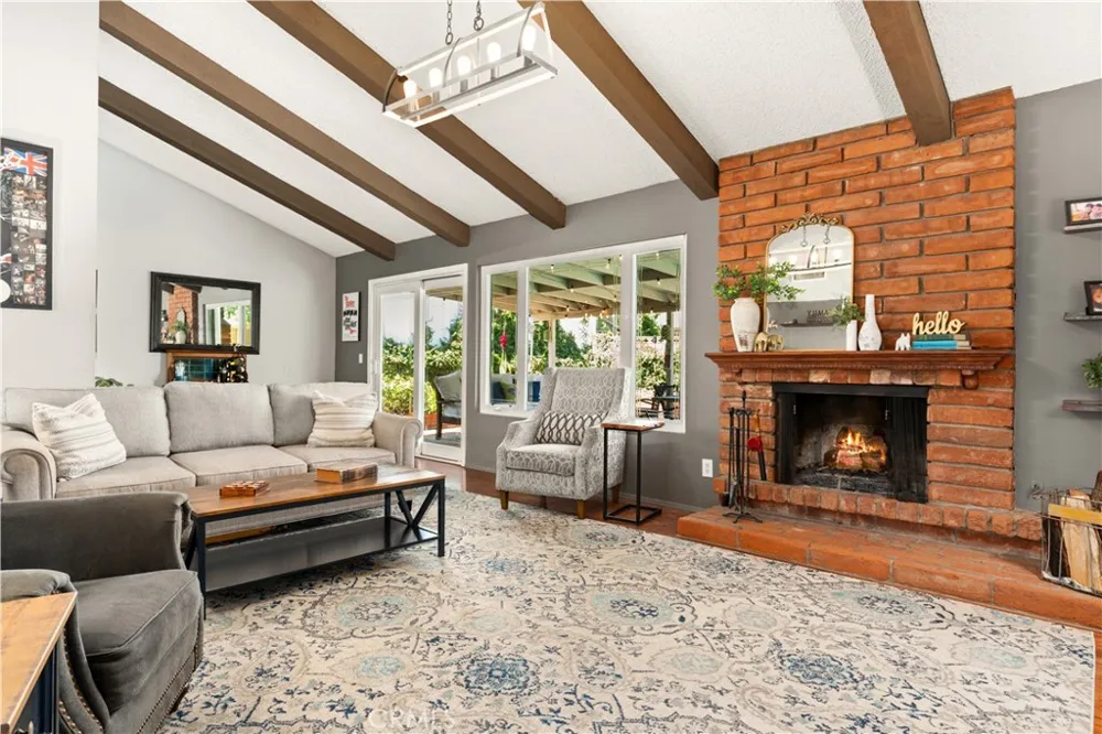 33 Madrid Newbury Park, CA 91320