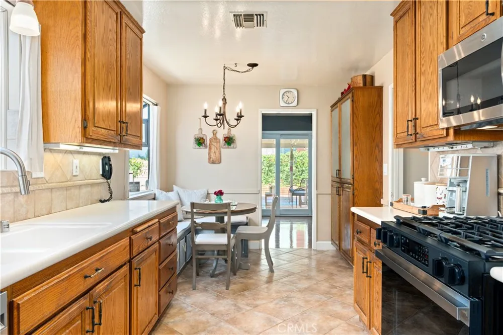 33 Madrid Newbury Park, CA 91320