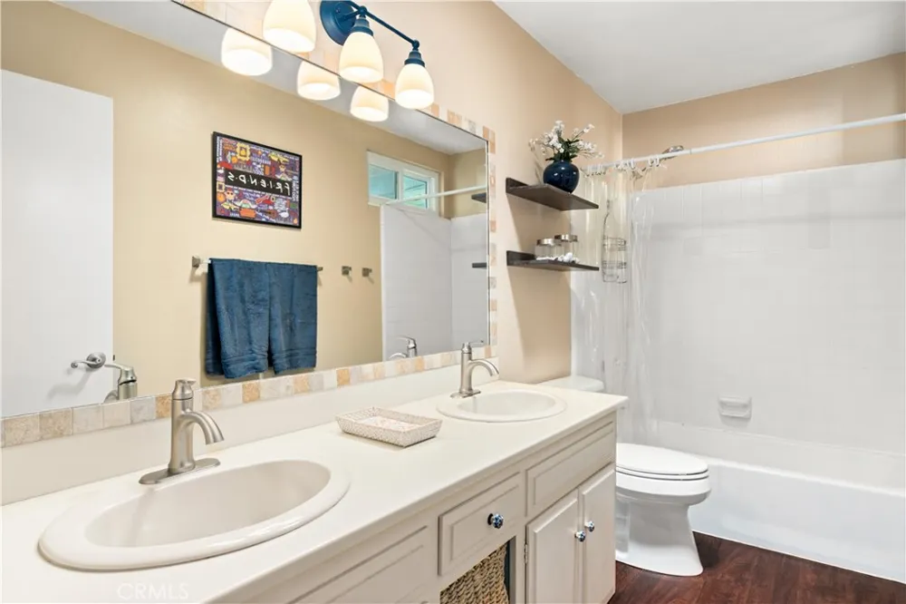33 Madrid Newbury Park, CA 91320