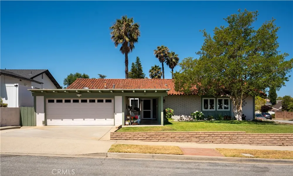 33 Madrid Newbury Park, CA 91320