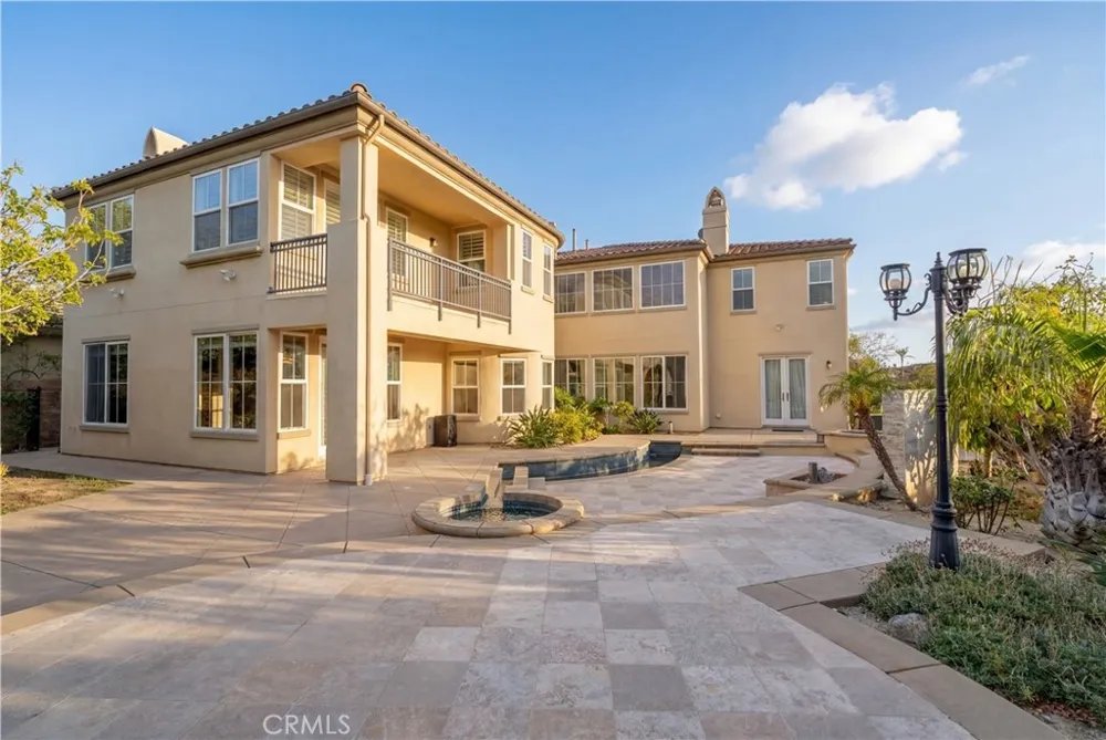 20311 Via Botticelli Northridge, CA 91326