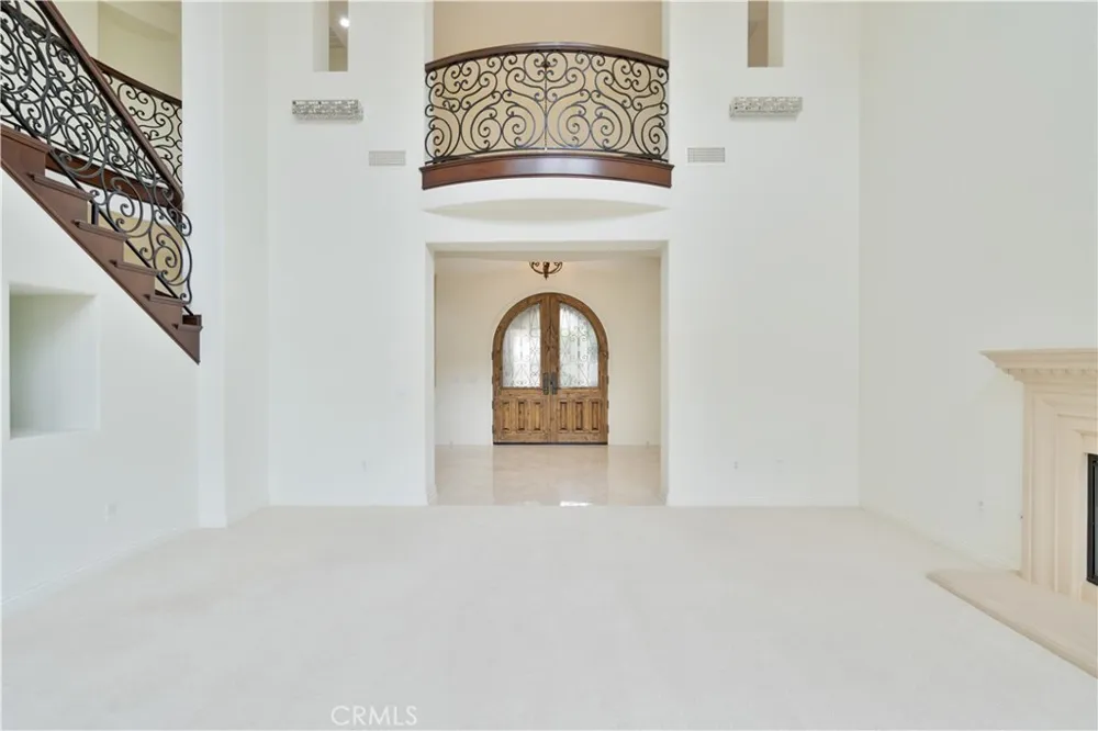20311 Via Botticelli Northridge, CA 91326