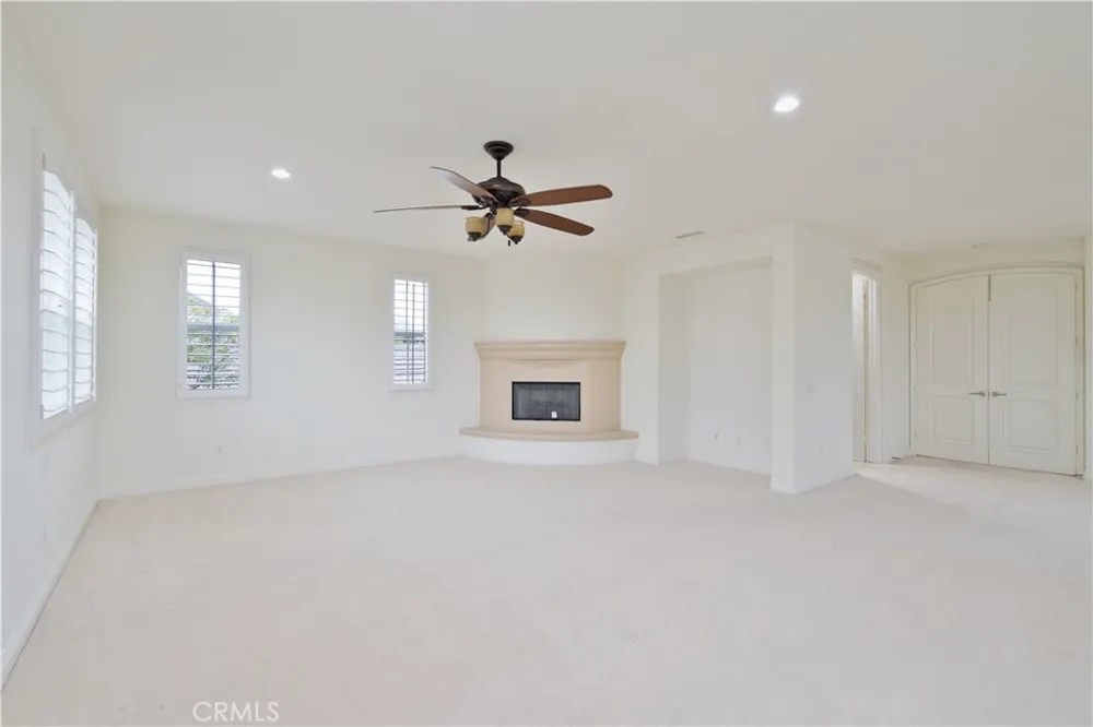 20311 Via Botticelli Northridge, CA 91326