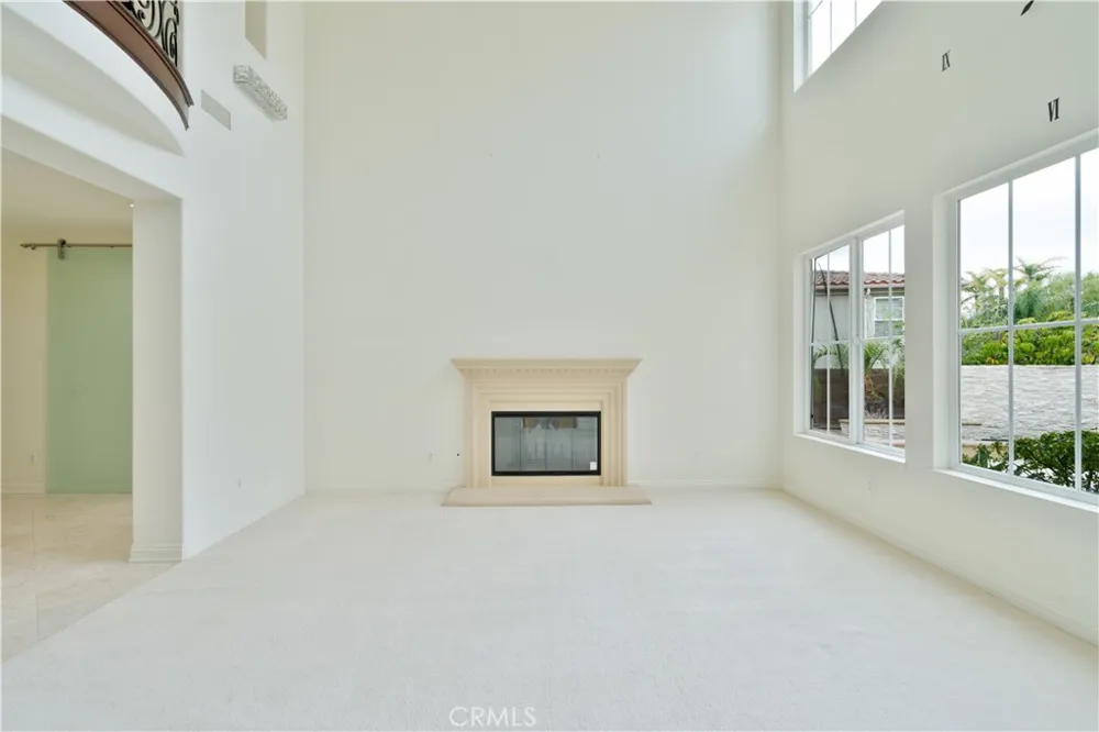 20311 Via Botticelli Northridge, CA 91326