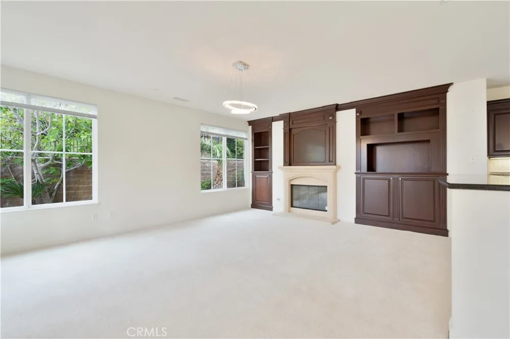 20311 Via Botticelli Northridge, CA 91326