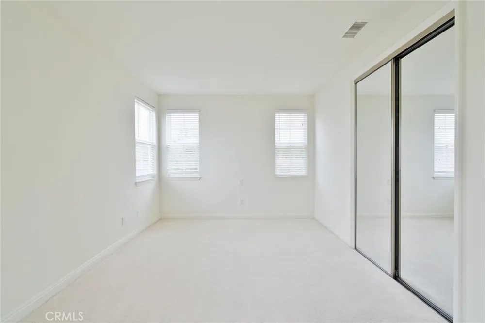20311 Via Botticelli Northridge, CA 91326