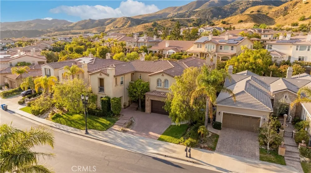 20311 Via Botticelli Northridge, CA 91326
