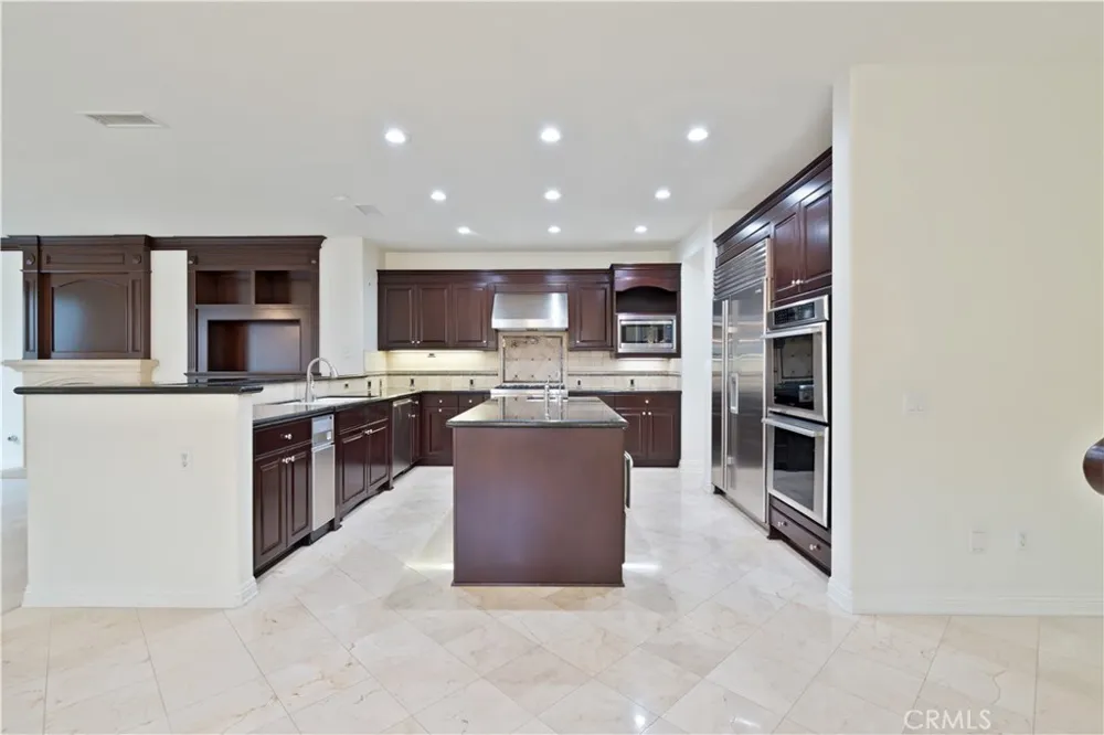 20311 Via Botticelli Northridge, CA 91326
