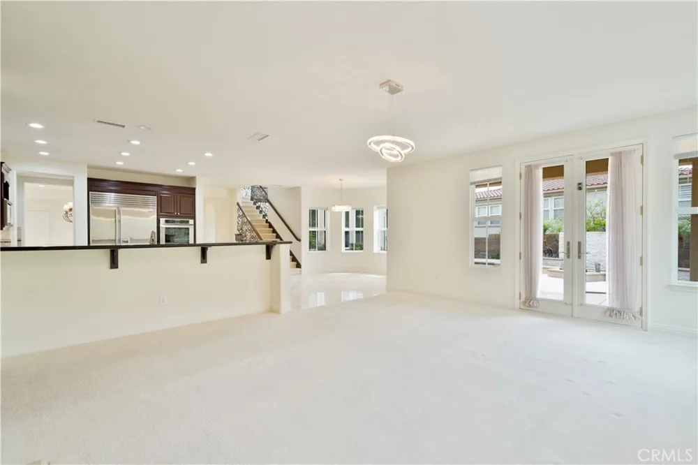 20311 Via Botticelli Northridge, CA 91326
