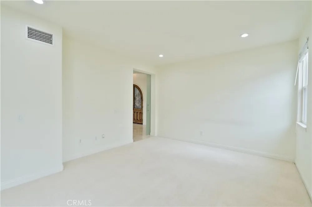 20311 Via Botticelli Northridge, CA 91326