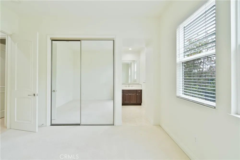 20311 Via Botticelli Northridge, CA 91326