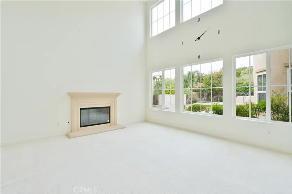 20311 Via Botticelli Northridge, CA 91326