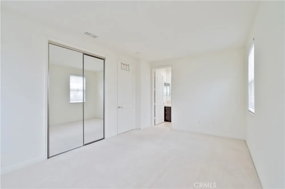 20311 Via Botticelli Northridge, CA 91326