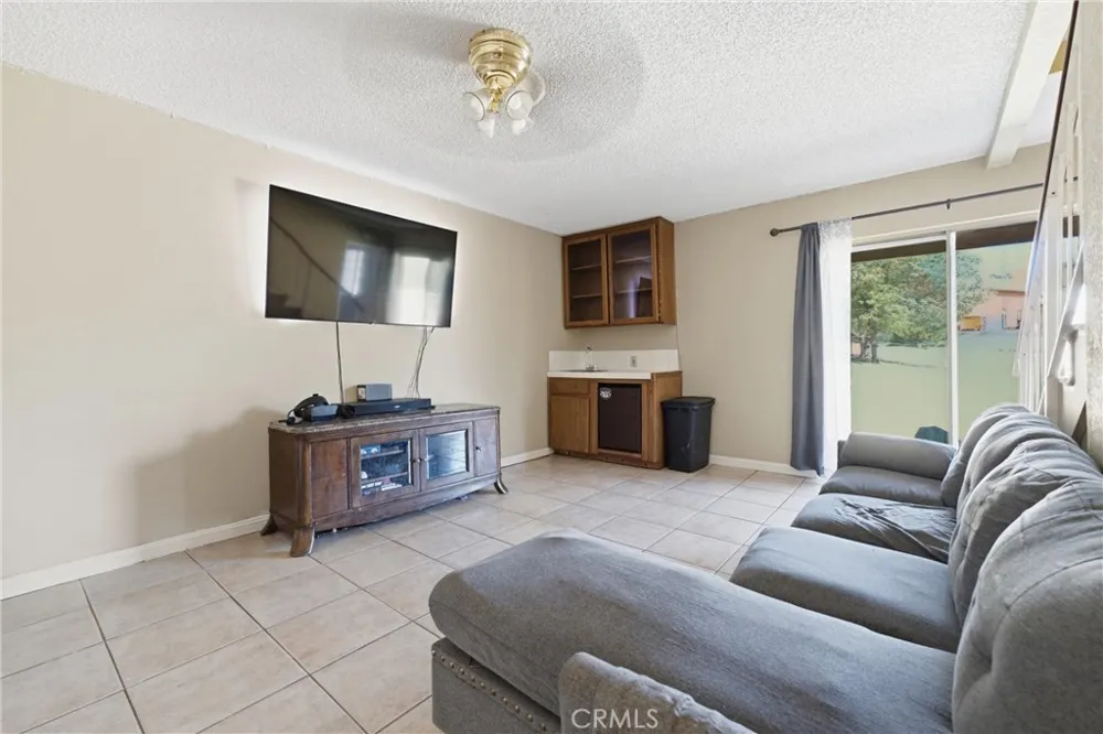 18551 Glenview Court Tehachapi, CA 93561