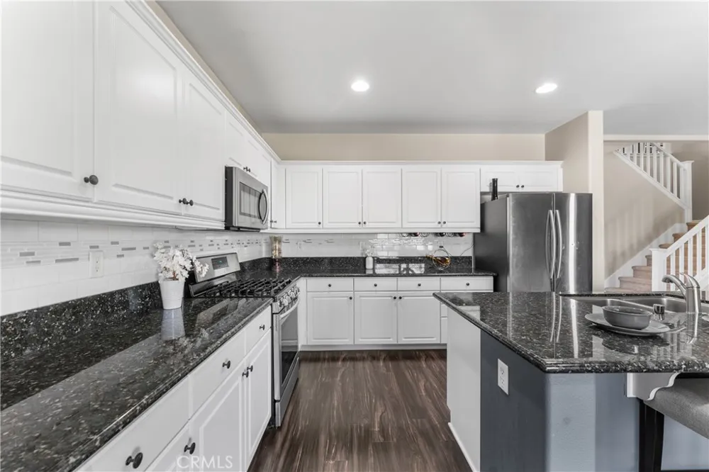 39141 Calmview Palmdale, CA 93551