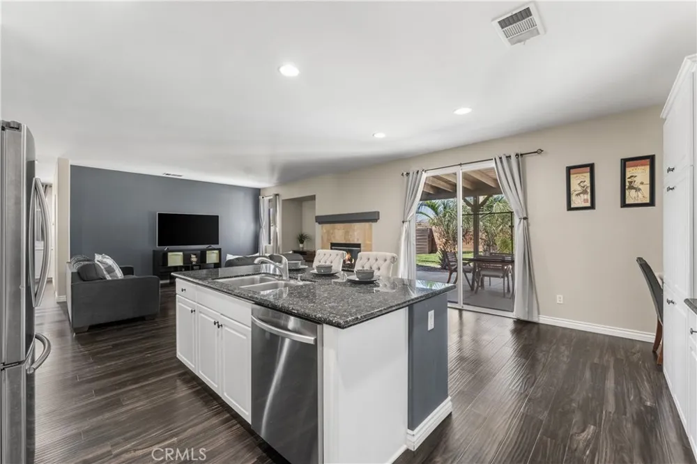 39141 Calmview Palmdale, CA 93551